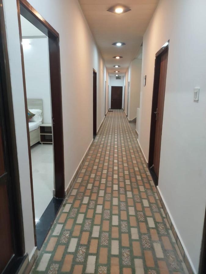 5 Petals Hotel พาราณสี ภายนอก รูปภาพ