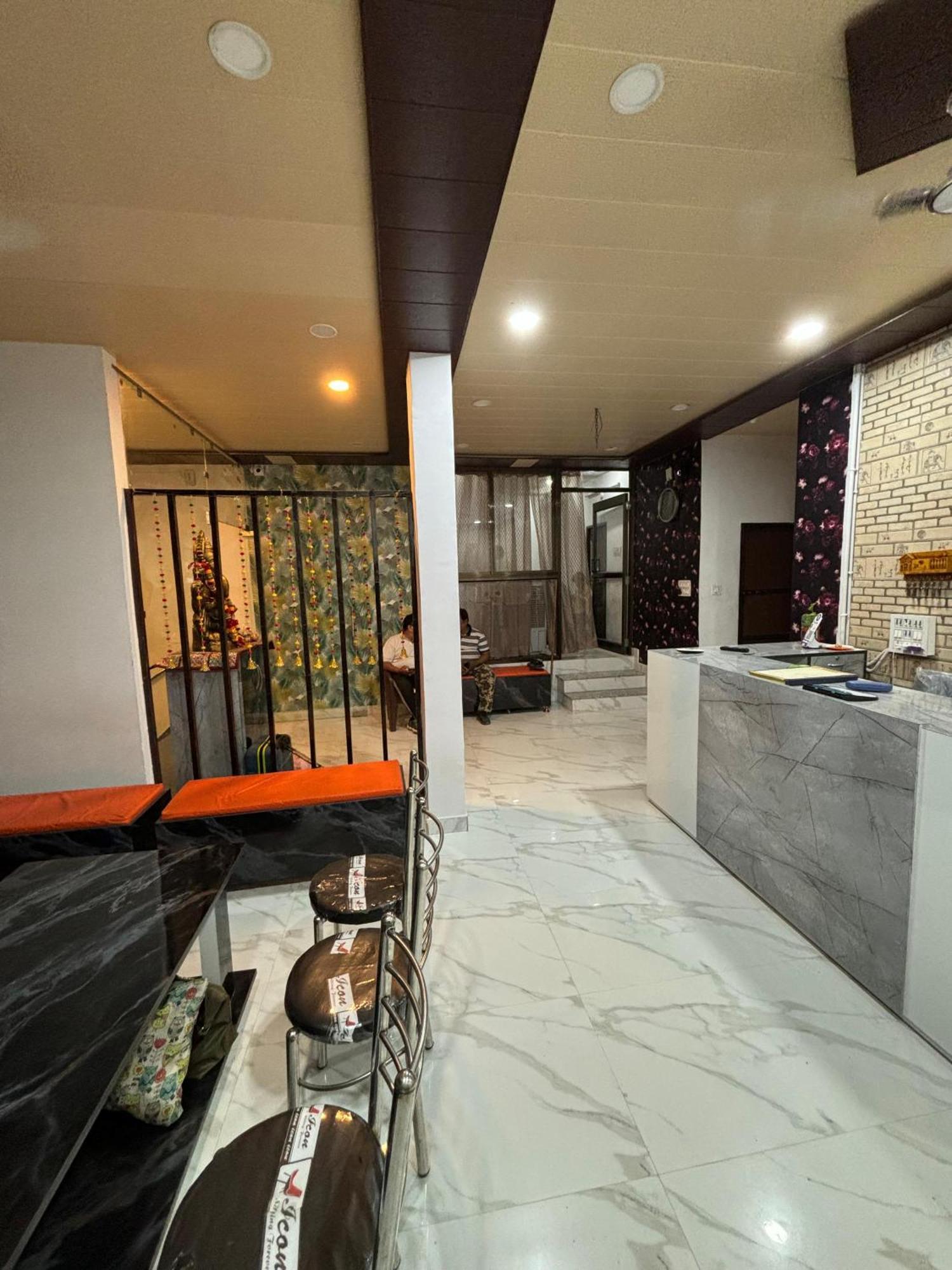 5 Petals Hotel พาราณสี ภายนอก รูปภาพ